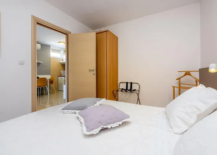 Appartement Mediterranes Nur 300 Meter Zum Sandstrand Mit Meerblick *