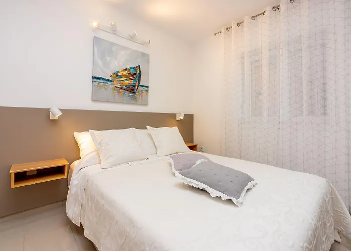Appartement Mediterranes Nur 300 Meter Zum Sandstrand Mit Meerblick