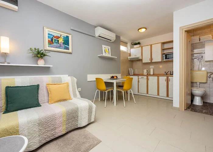 Appartement Mediterranes Nur 300 Meter Zum Sandstrand Mit Meerblick Crikvenica