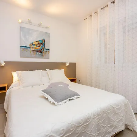 Apartman Mediterranes Nur 300 Meter Zum Sandstrand Mit Meerblick Crikvenica